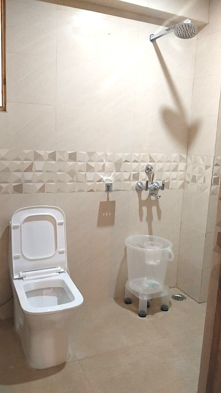 Attached Toilet